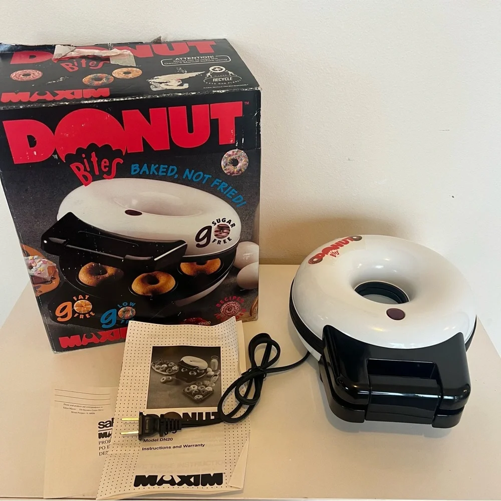 Maxim Donut Maker in White and Black